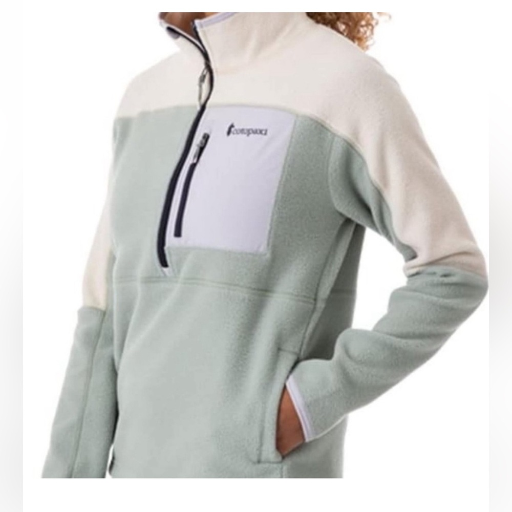 Cotopaxi Zip-Up Sweater in Green and Cream